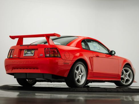 Used 2000 Ford Mustang Cobra RWD image 4