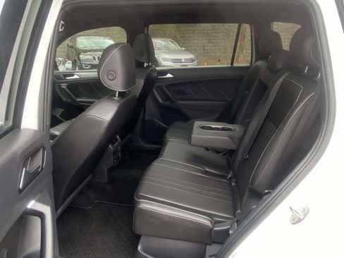 Certified 2023 Volkswagen Tiguan SE R-Line AWD/4WD image 31