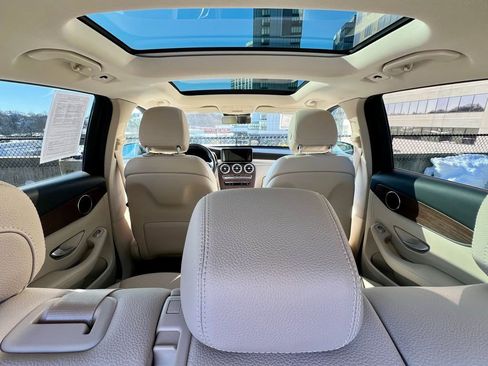 Certified 2022 Mercedes-Benz GLC 300 4MATIC image 35