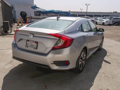 Used 2018 Honda Civic EX-L image 9