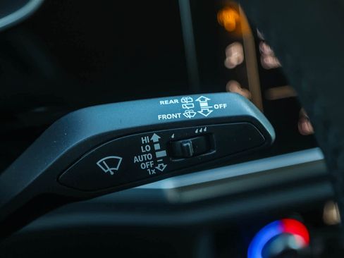 New 2025 Audi Q3 2.0T Premium image 38