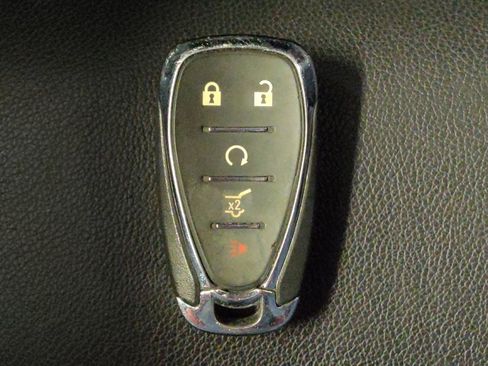 Used 2019 Chevrolet Traverse RS w/ LPO, Floor Liner Package FWD image 32