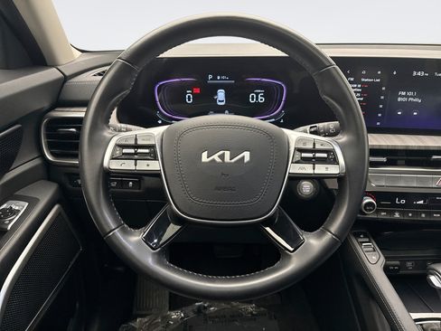 Used 2023 Kia Telluride EX w/ EX Captain's Chair Package FWD image 12