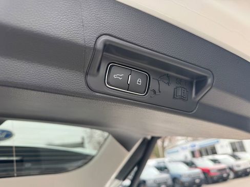 New 2026 Ford Explorer Active w/ Active Comfort Package image 12