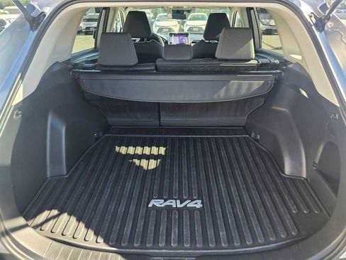 Used 2025 Toyota RAV4 XLE image 17