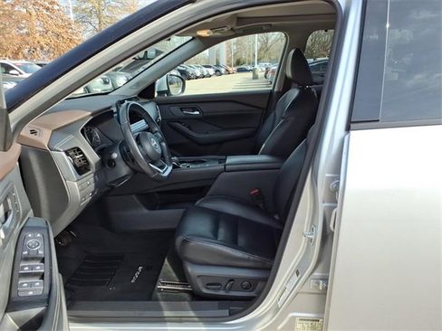 Certified 2022 Nissan Rogue SL w/ SL Premium Package image 4