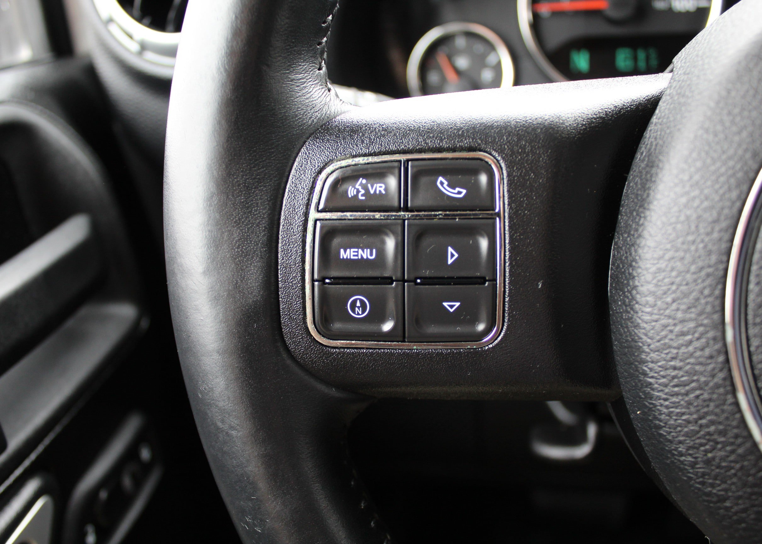 Used 2012 Jeep Wrangler Unlimited Sahara w/ Connectivity Group AWD/4WD image 27