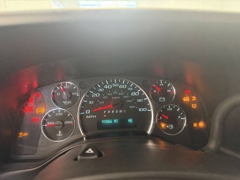 Used 2021 Chevrolet Express 2500 w/ Driver Convenience Package RWD image 14