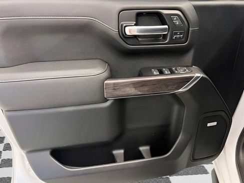 Used 2022 Chevrolet Silverado 1500 LTZ w/ LTZ Premium Package AWD/4WD image 11