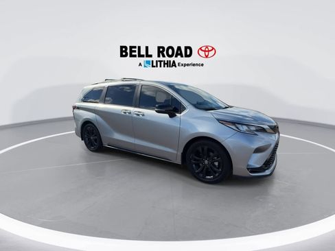 Certified 2023 Toyota Sienna XSE image 2