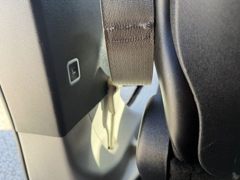 Used 2023 Chrysler Pacifica Touring-L FWD image 26