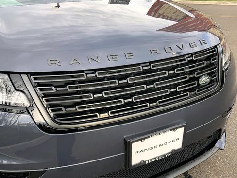 Certified 2026 Land Rover Range Rover Velar Dynamic SE AWD/4WD image 30
