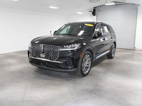 Used 2025 Lincoln Aviator Reserve image 4