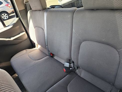 Used 2013 Nissan Frontier SV image 15