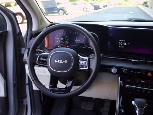 Used 2024 Kia Carnival SX FWD image 15