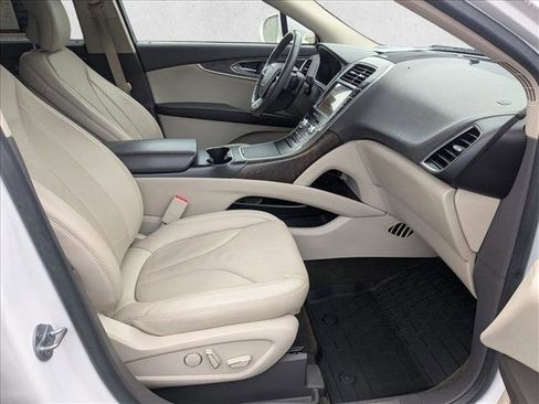 Used 2019 Lincoln Nautilus Reserve image 19