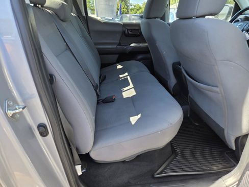 Used 2019 Toyota Tacoma SR5 AWD/4WD image 18