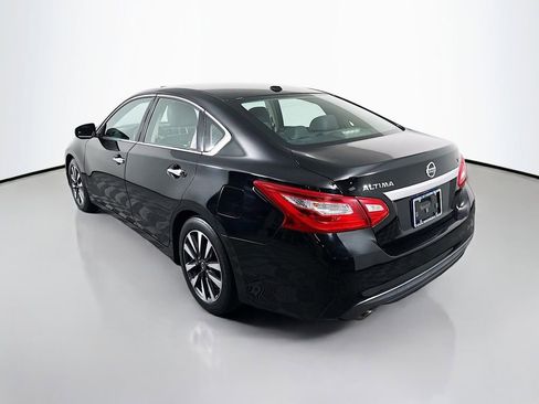 Used 2016 Nissan Altima 2.5 SL w/ 2.5 Technology w/LED Package FWD image 5