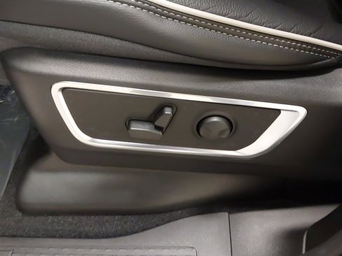 New 2026 RAM 1500 Laramie AWD/4WD image 38