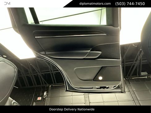 Used 2024 Tesla Model X image 25