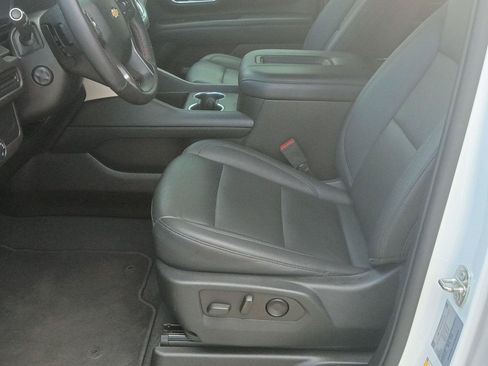 Used 2022 Chevrolet Tahoe LT w/ Luxury Package AWD/4WD image 20