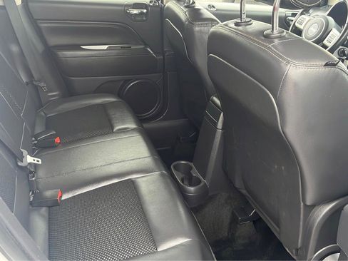 Used 2014 Jeep Compass Latitude w/ Sun/Sound Group AWD/4WD image 14