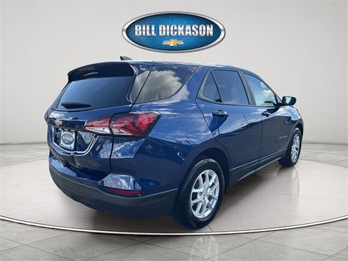 Used 2022 Chevrolet Equinox LS w/ LS Convenience Package image 9