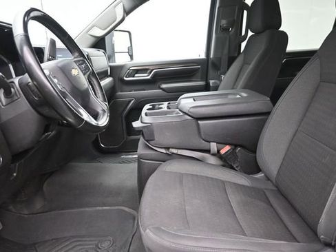 Used 2024 Chevrolet Silverado 2500 LT AWD/4WD image 16