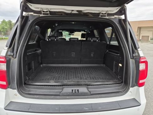 Used 2019 Ford Expedition Max XLT w/ Equipment Group 202A AWD/4WD image 23