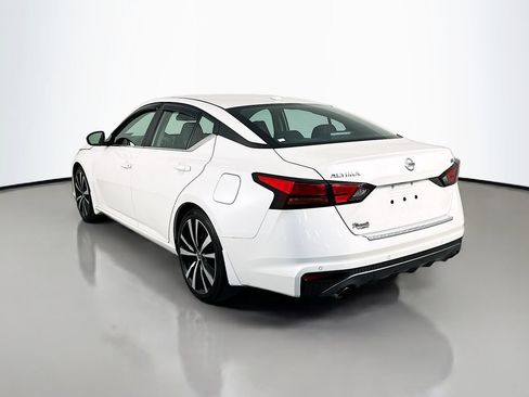Used 2020 Nissan Altima 2.5 SR w/ Premium Package FWD image 5