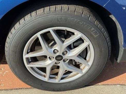 Used 2024 Ford Edge SEL image 8