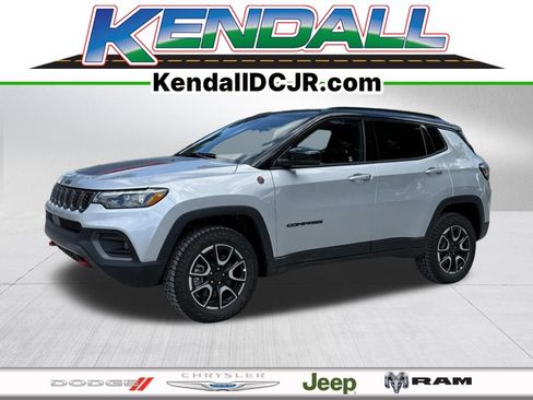 New 2025 Jeep Compass Trailhawk w/ Trailhawk Elite Group image 1
