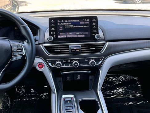 Used 2018 Honda Accord EX-L image 7