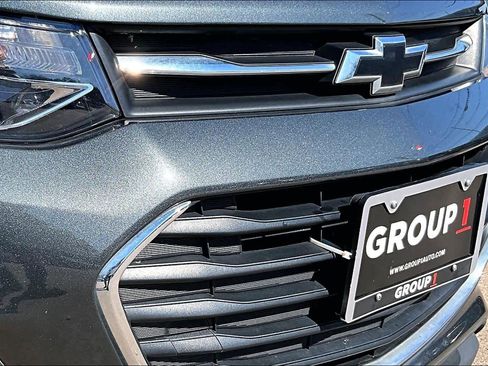 Used 2019 Chevrolet Trax LS w/ Tint and Cruise Package image 29