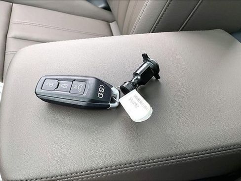Used 2025 Audi Q5 Premium Plus w/ Premium Plus AWD/4WD image 35