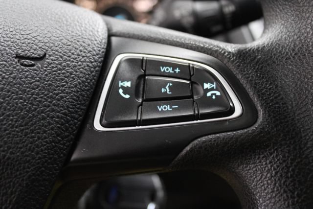 Used 2015 Ford Focus SE FWD image 16