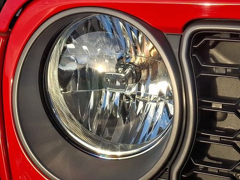 Used 2025 Jeep Wrangler Unlimited Sport image 8