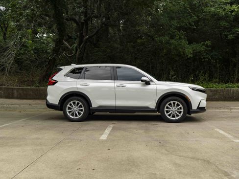 Used 2024 Honda CR-V EX image 10