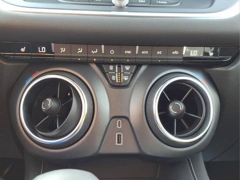 Used 2024 Chevrolet Blazer LT w/ Convenience Package FWD image 21