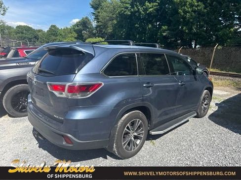 Used 2016 Toyota Highlander XLE AWD/4WD image 8