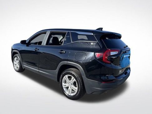 Used 2024 GMC Terrain SLE image 3