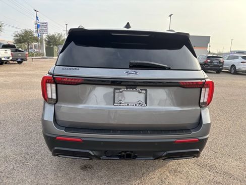 Certified 2025 Ford Explorer ST-Line w/ Premium Package image 3