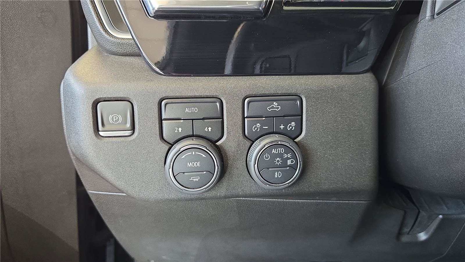 Used 2023 Chevrolet Silverado 1500 RST w/ Redline Edition AWD/4WD image 24