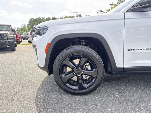 New 2026 Jeep Grand Cherokee L Limited AWD/4WD image 12