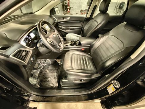 Used 2018 Ford Edge SEL w/ Equipment Group 201A image 4