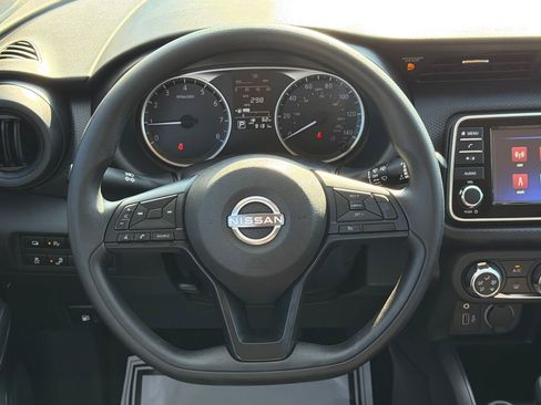 Certified 2025 Nissan Kicks Play S image 14