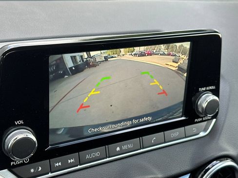 Used 2025 Nissan Sentra S FWD image 15