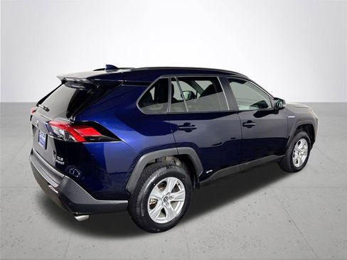 Used 2020 Toyota RAV4 XLE AWD/4WD image 6