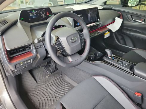 New 2026 Toyota Prius Plug-In Hybrid FWD image 15