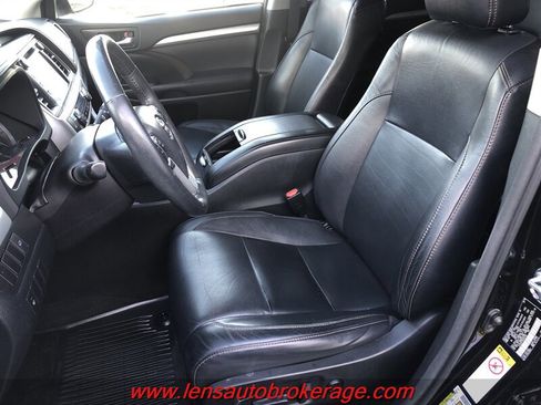 Used 2016 Toyota Highlander XLE w/ Protection Package #3 AWD/4WD image 10